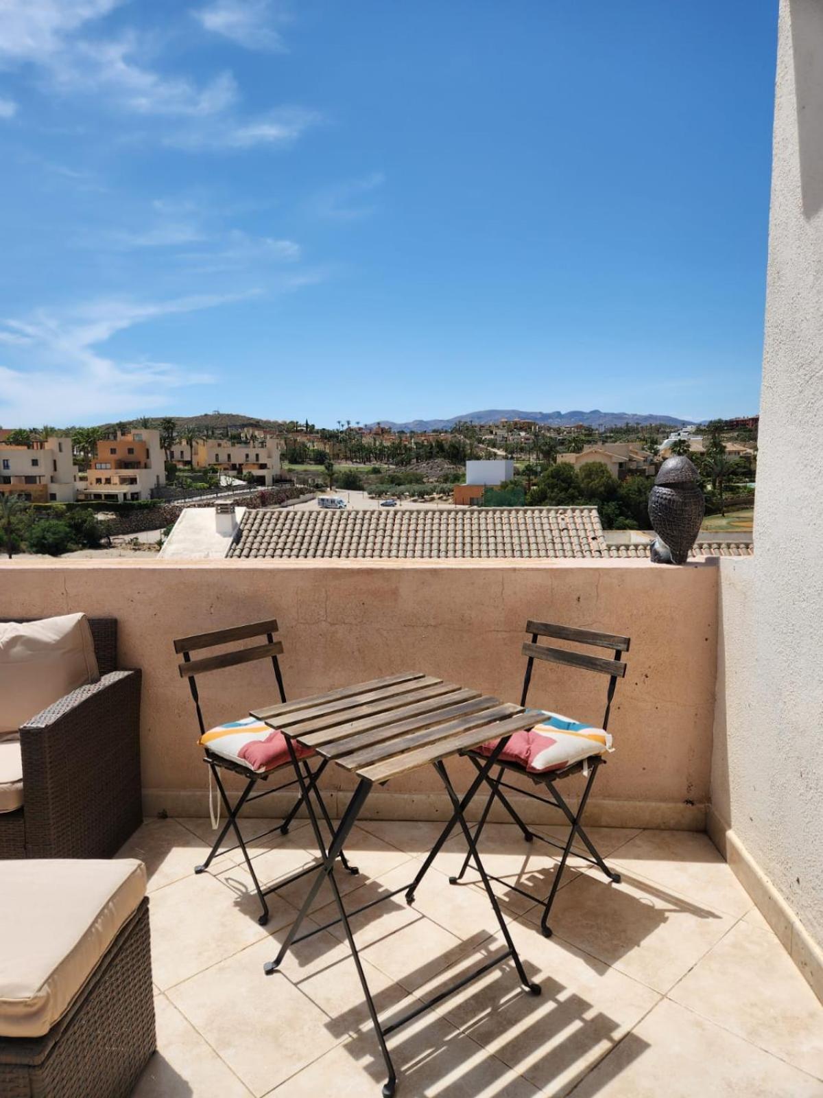Atico Esquinero Con Preciosas Vistas Al Valle Del Este Golf Con Piscina Comunitaria! ベラ エクステリア 写真